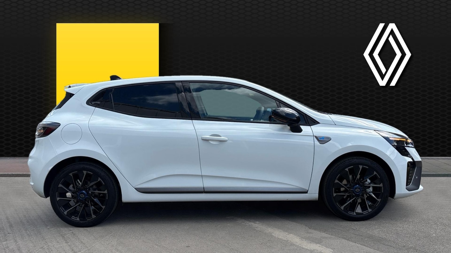 Used Renault Clio 2025 for sale - 76392223: Photo 5