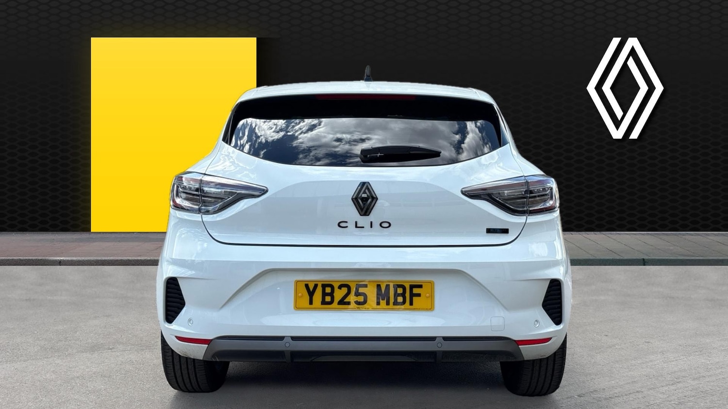 Used Renault Clio 2025 for sale - 76392223: Photo 6
