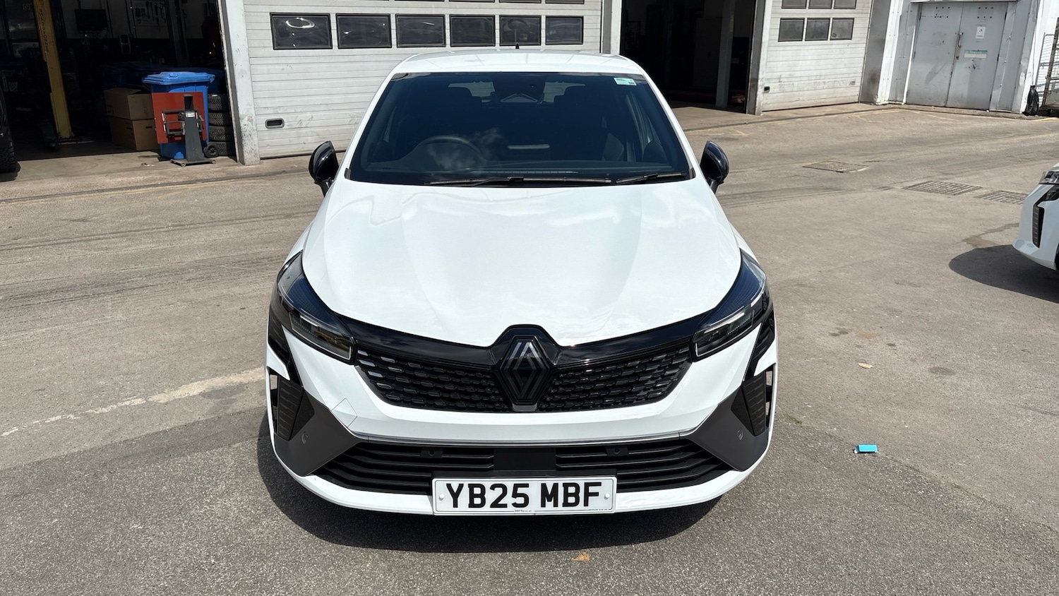 Used Renault Clio 2025 for sale - 76392223: Photo 8