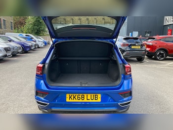 Used Volkswagen T-Roc 2019 for sale - 79431080: Photo