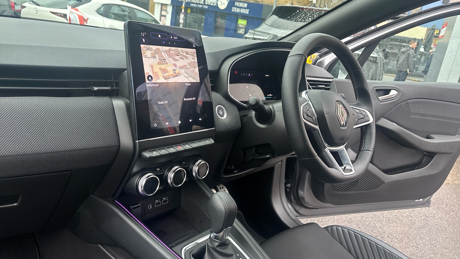 Used Renault Clio 2023 for sale - 76625614: Photo 9