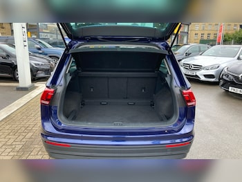 Used Volkswagen Tiguan 2017 for sale - 76143103: Photo 4