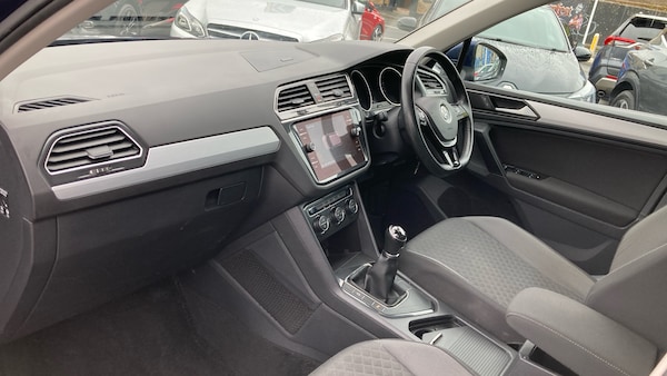 Used Volkswagen Tiguan 2017 for sale - 76143103: Photo 9