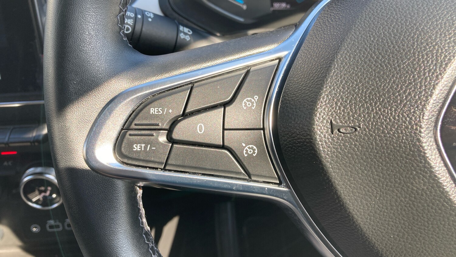 Used Renault Captur 2024 for sale - 78210084: Photo 24