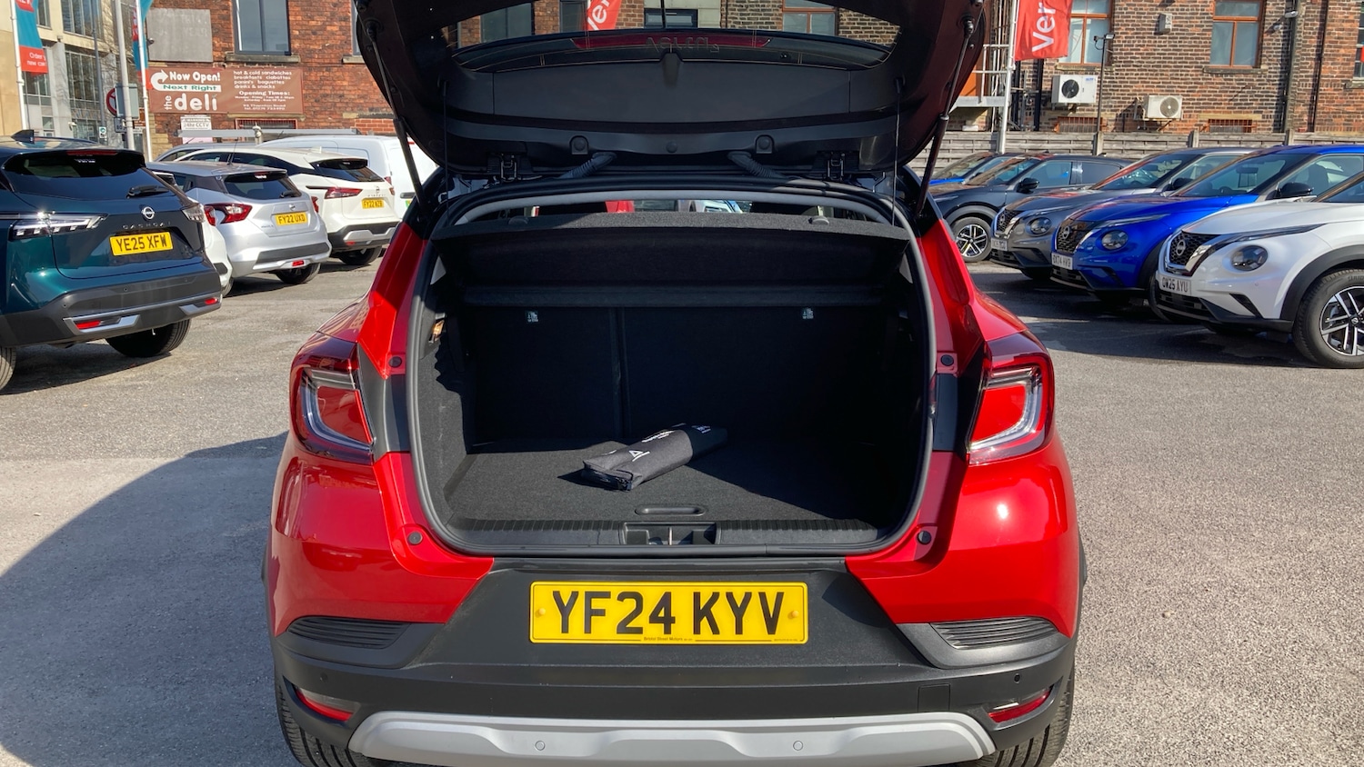 Used Renault Captur 2024 for sale - 78210084: Photo 4