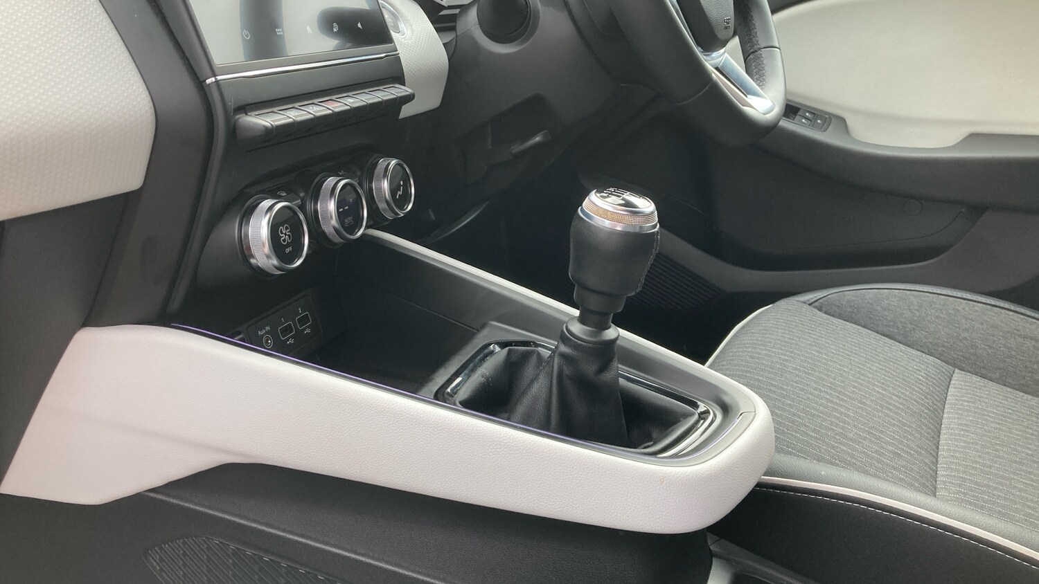 Used Renault Clio 2021 for sale - 76265274: Photo 13