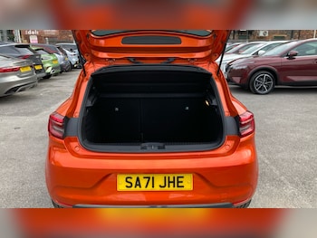 Used Renault Clio 2021 for sale - 76265274: Photo