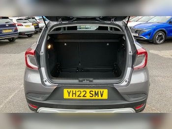 Used Renault Captur 2022 for sale - 77906239: Photo