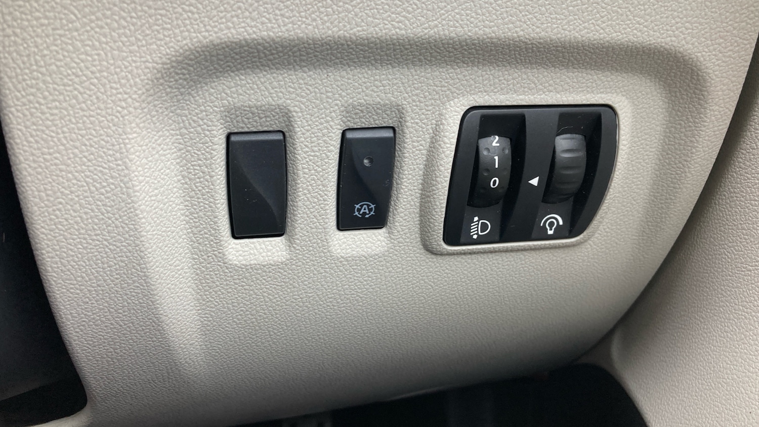 Used Renault Captur 2019 for sale - 76146499: Photo 29
