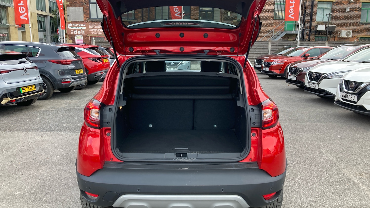 Used Renault Captur 2019 for sale - 76146499: Photo 4