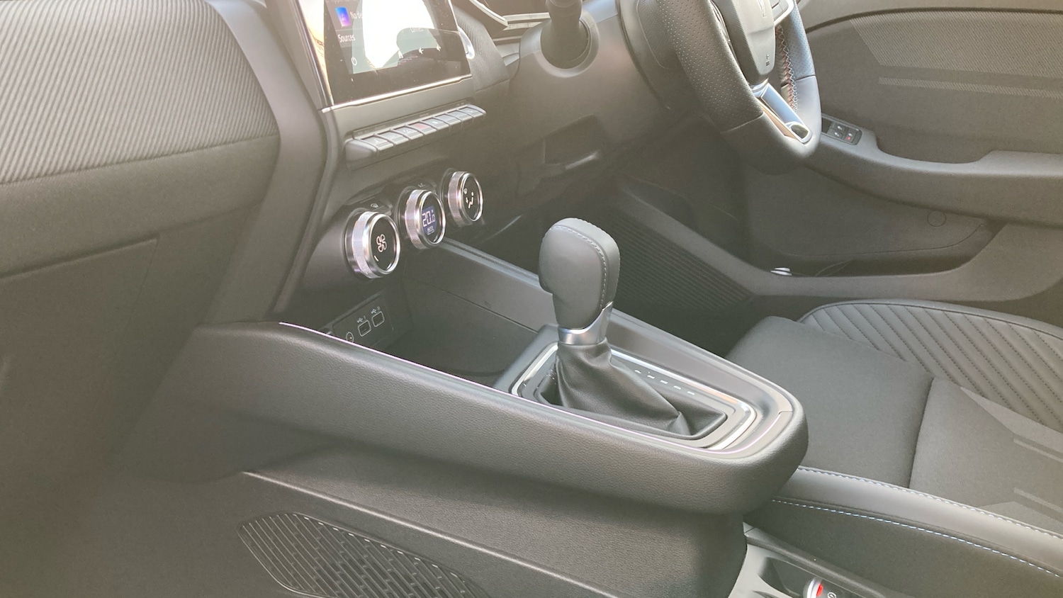 Used Renault Clio 2025 for sale - 76650938: Photo 13