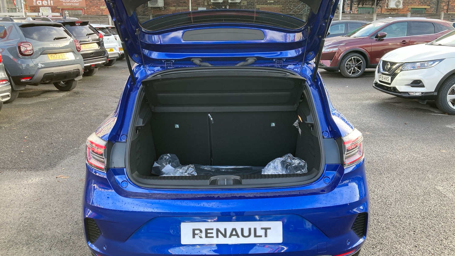 Used Renault Clio 2025 for sale - 76650938: Photo 4