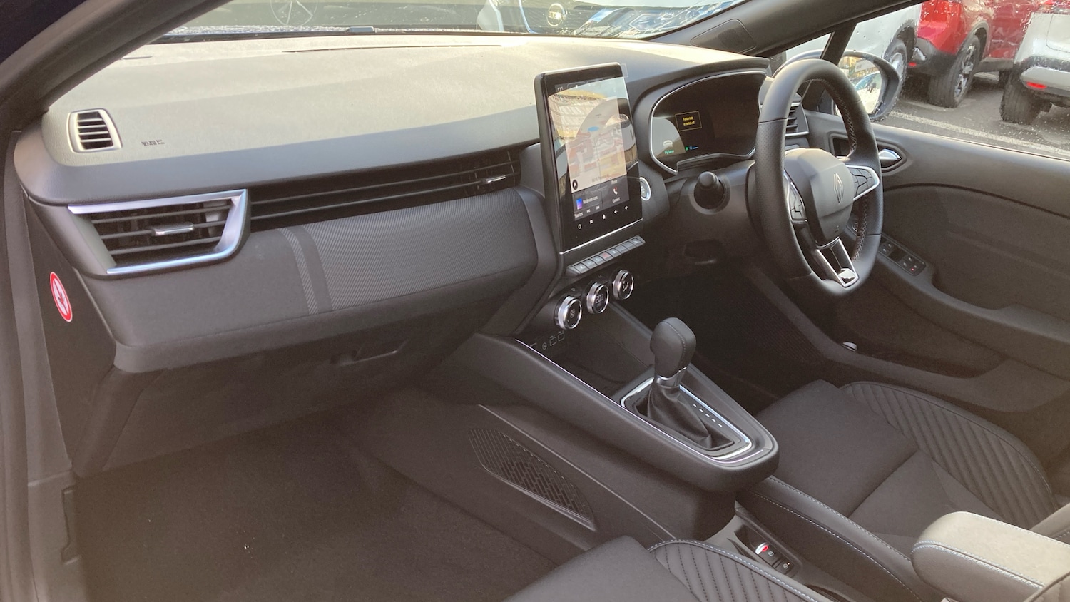 Used Renault Clio 2025 for sale - 76650938: Photo 9