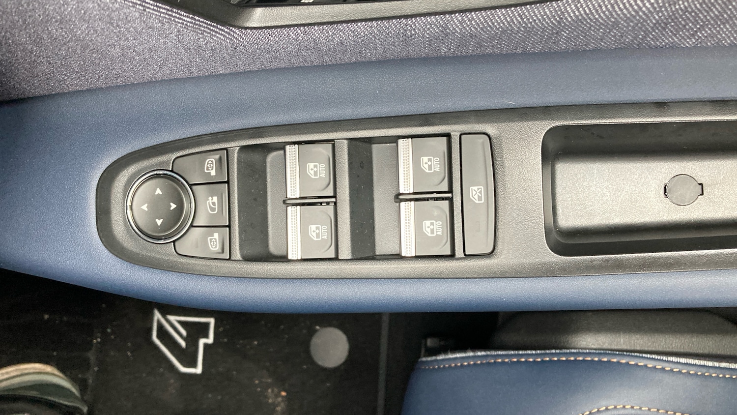 Used Renault 4 2025 for sale - 76779225: Photo 34