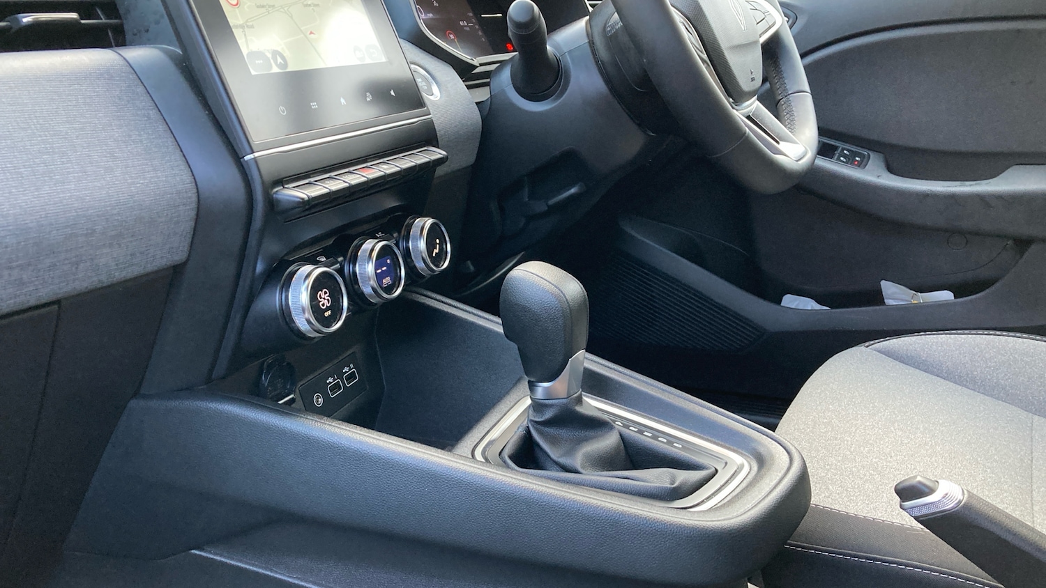 Used Renault Clio 2025 for sale - 76720400: Photo 13