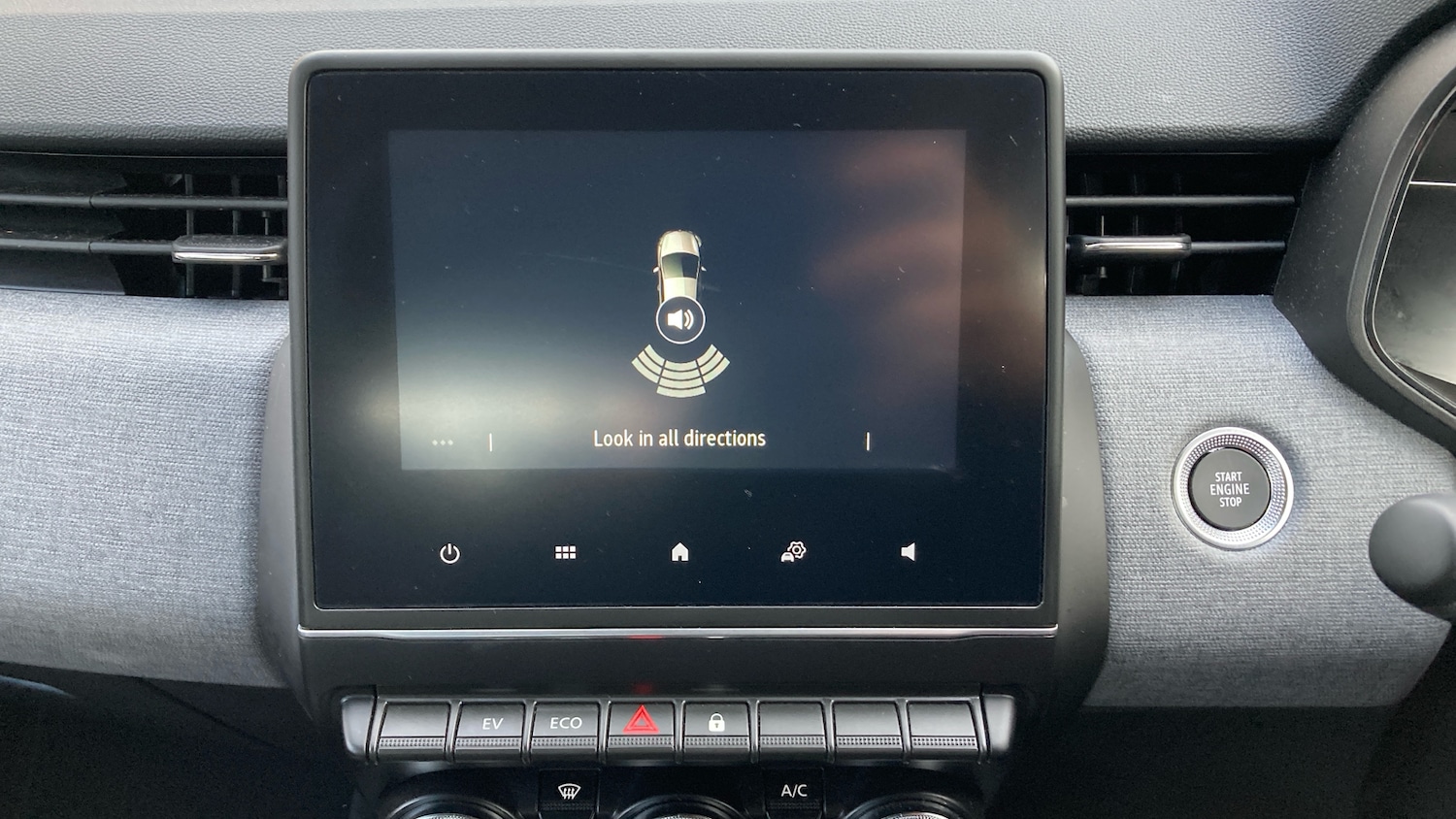 Used Renault Clio 2025 for sale - 76720400: Photo 21