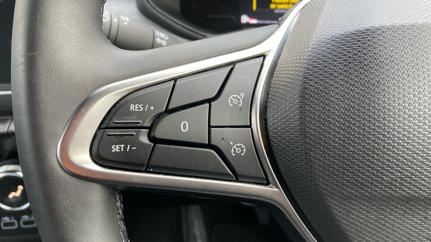 Used Renault Clio 2025 for sale - 76720400: Photo 24