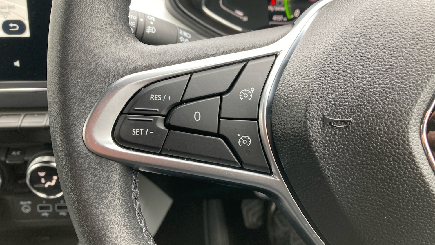 Used Renault Clio 2023 for sale - 77999234: Photo 25