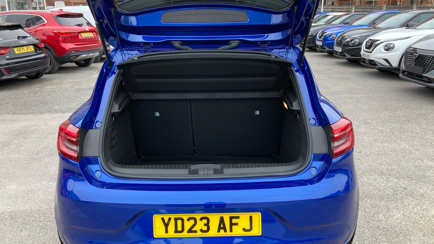 Used Renault Clio 2023 for sale - 77999234: Photo 4