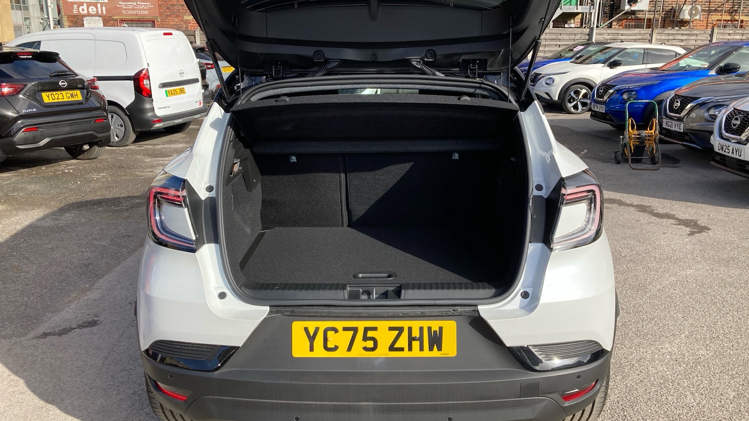 Used Renault Captur 2025 for sale - 78109181: Photo 4