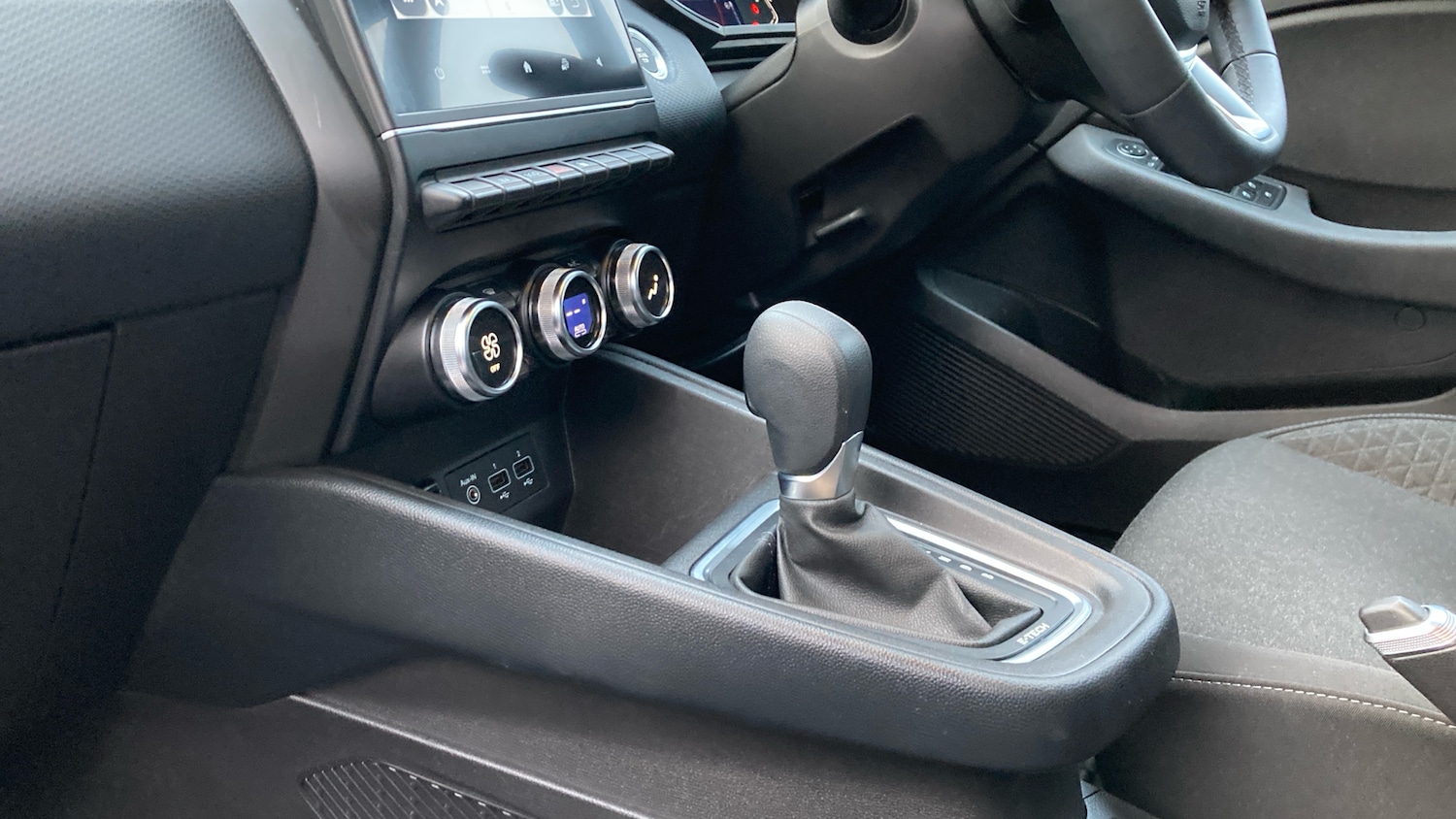 Used Renault Clio 2022 for sale - 76887532: Photo 13