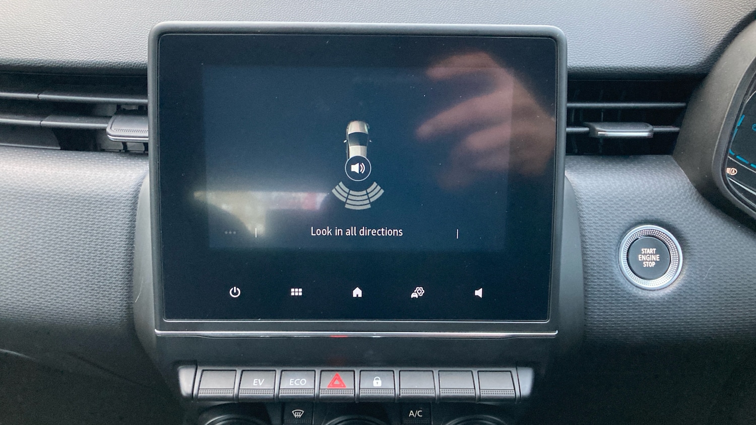 Used Renault Clio 2022 for sale - 76887532: Photo 21