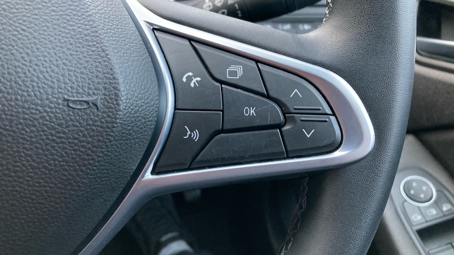 Used Renault Clio 2022 for sale - 76887532: Photo 25