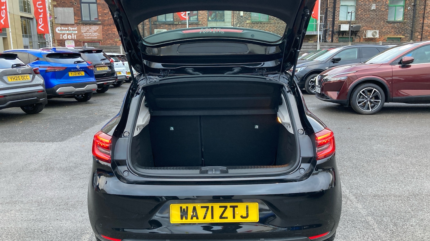 Used Renault Clio 2022 for sale - 76887532: Photo 4