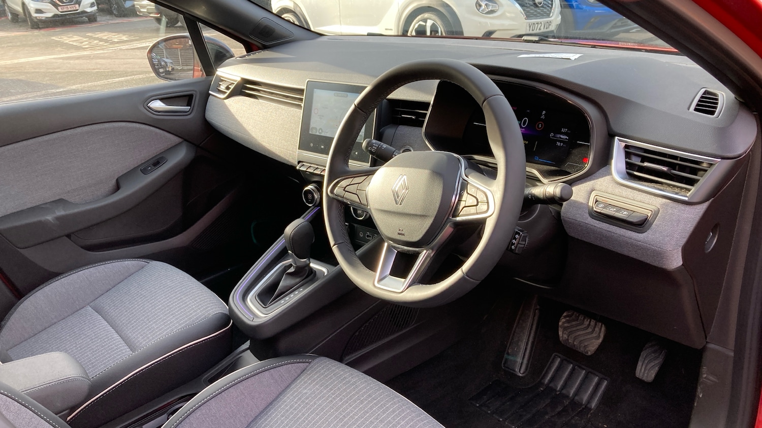 Used Renault Clio 2025 for sale - 76706250: Photo 11