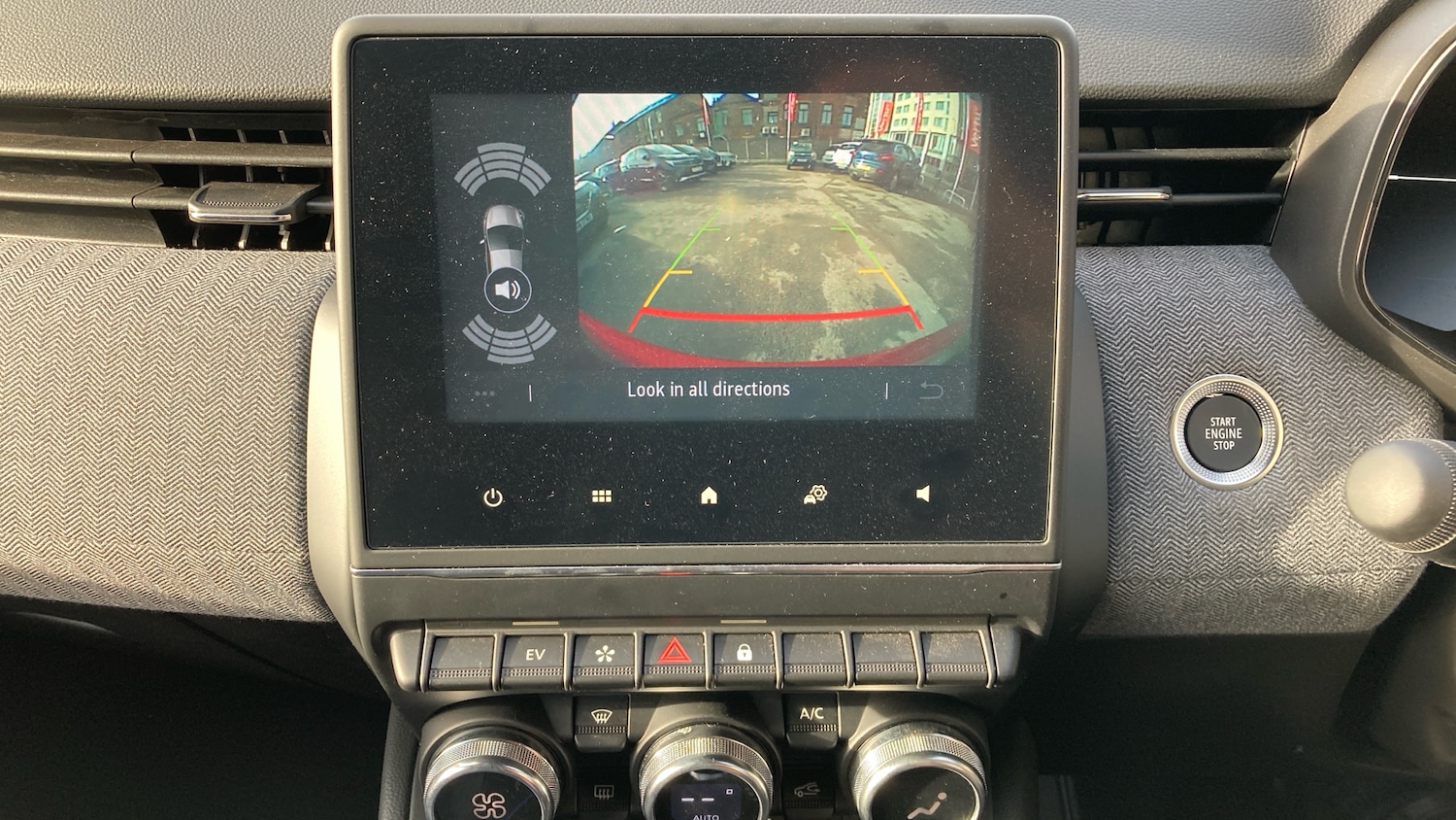 Used Renault Clio 2025 for sale - 76706250: Photo 21