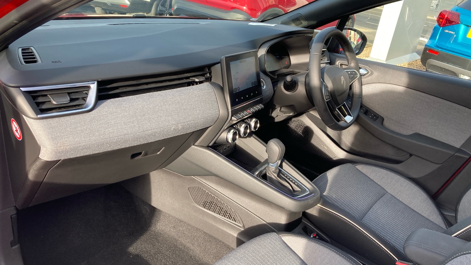 Used Renault Clio 2025 for sale - 76706250: Photo 9