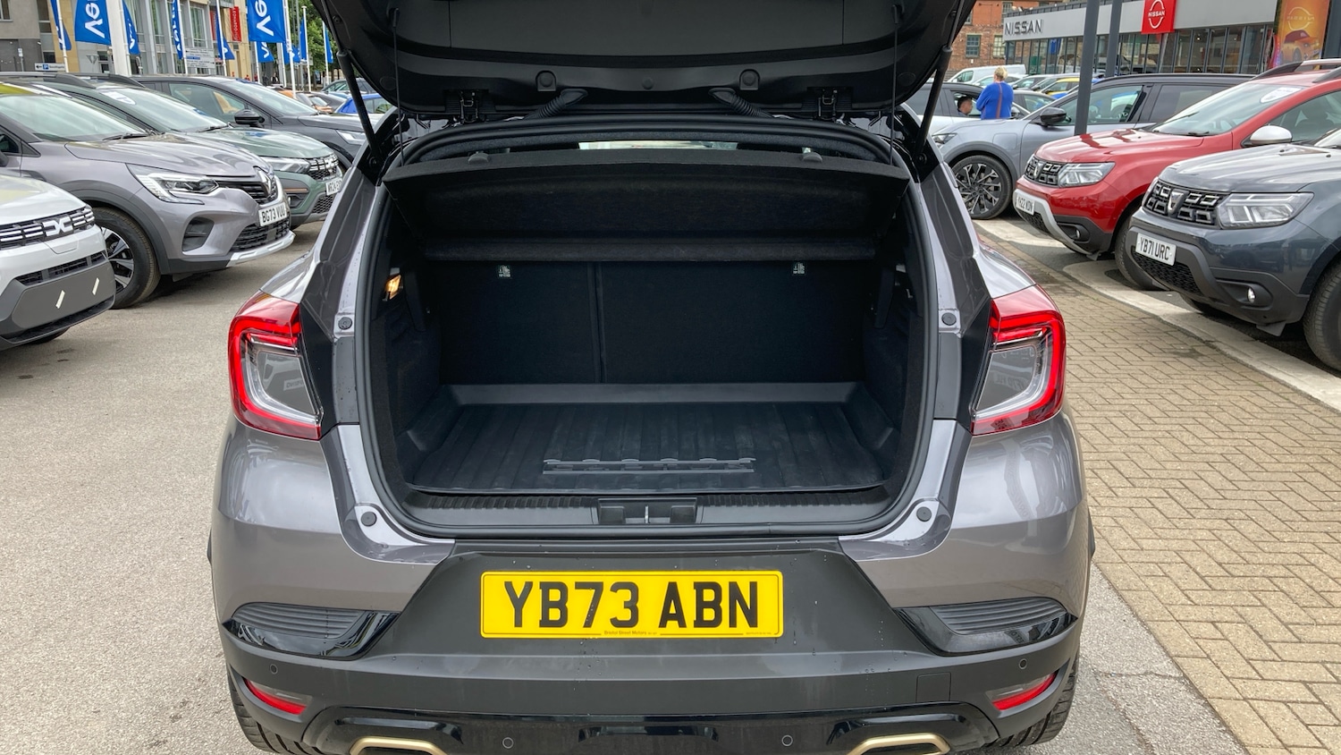 Used Renault Captur 2023 for sale - 77282925: Photo 4