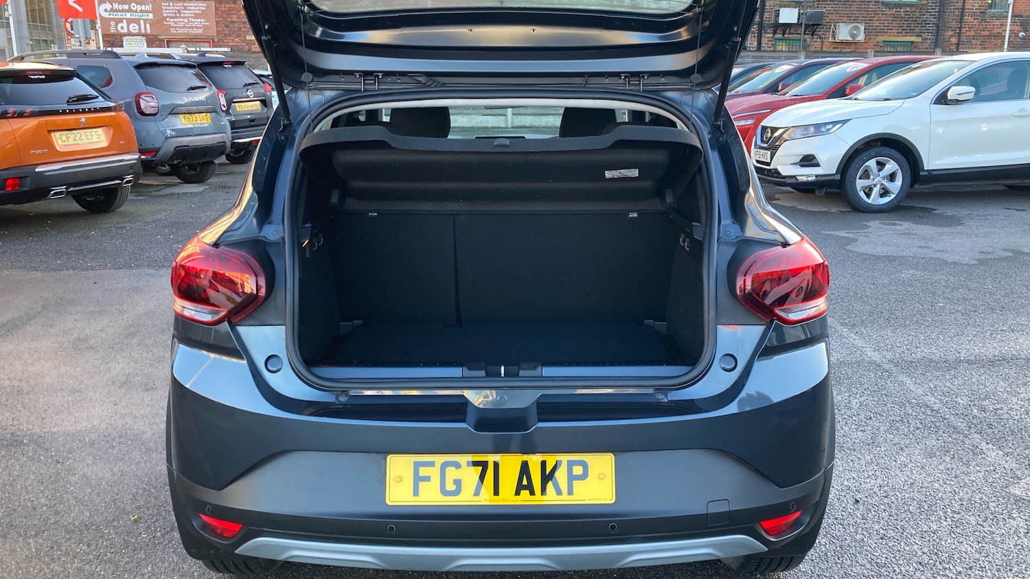 Used Dacia Sandero Stepway 2021 for sale - 76817392: Photo 4