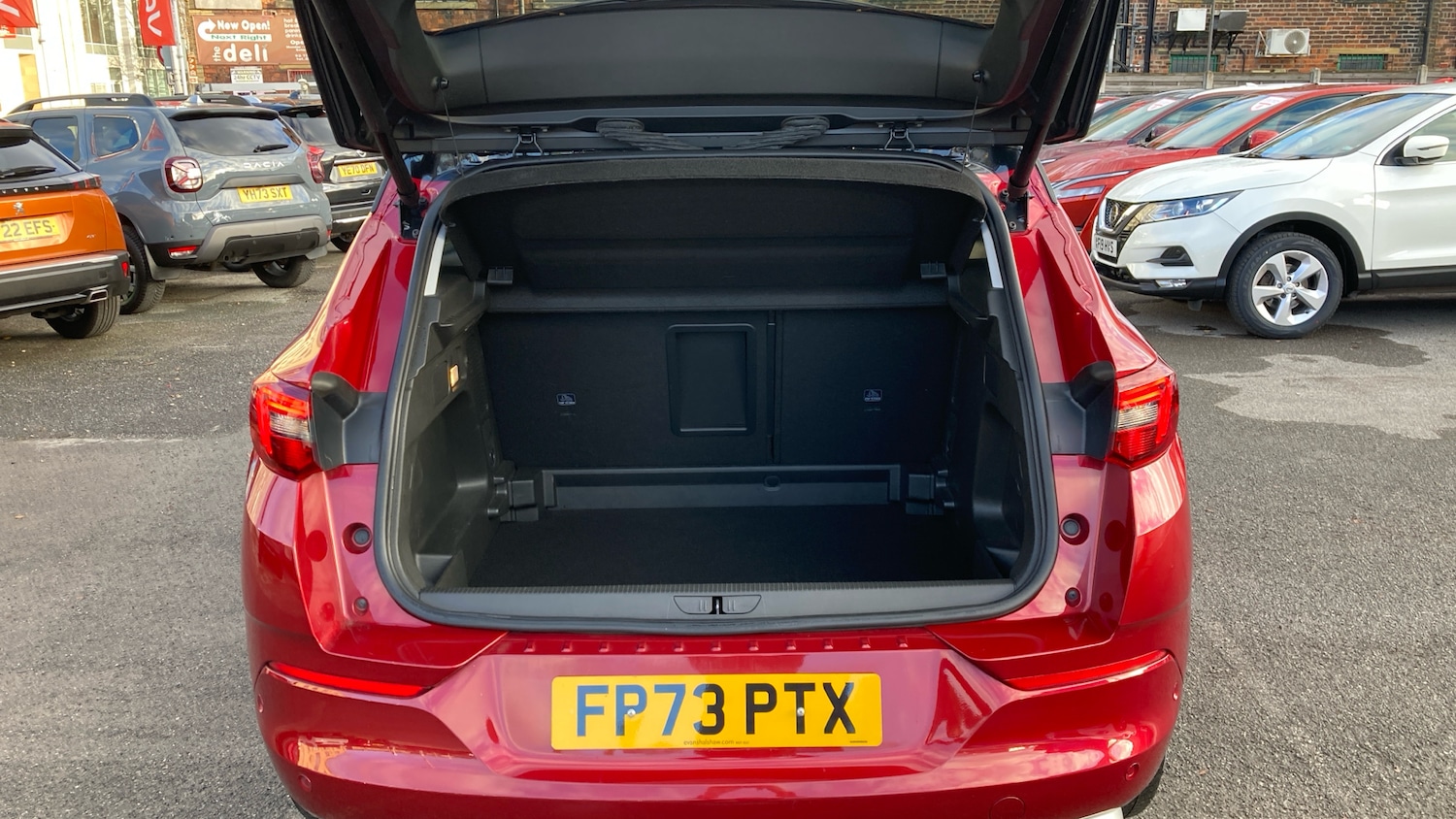 Used Vauxhall Grandland 2023 for sale - 76945750: Photo 4