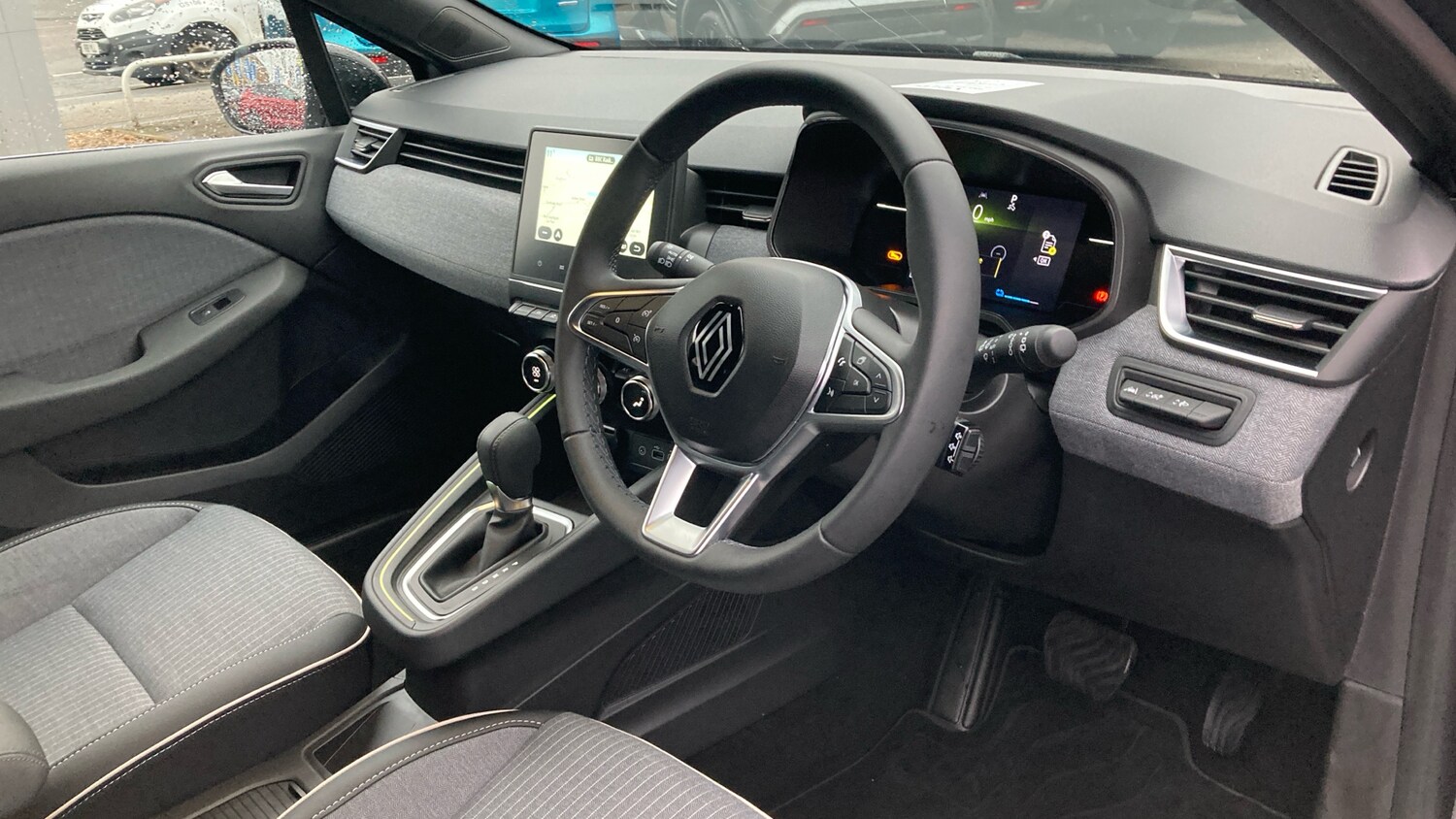 Used Renault Clio 2023 for sale - 76821471: Photo 11