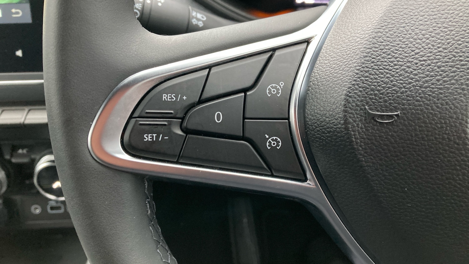 Used Renault Clio 2023 for sale - 76821471: Photo 25