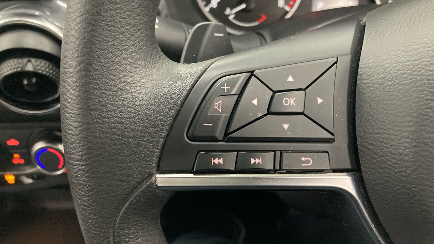 Used Nissan Juke 2023 for sale - 77258705: Photo 23