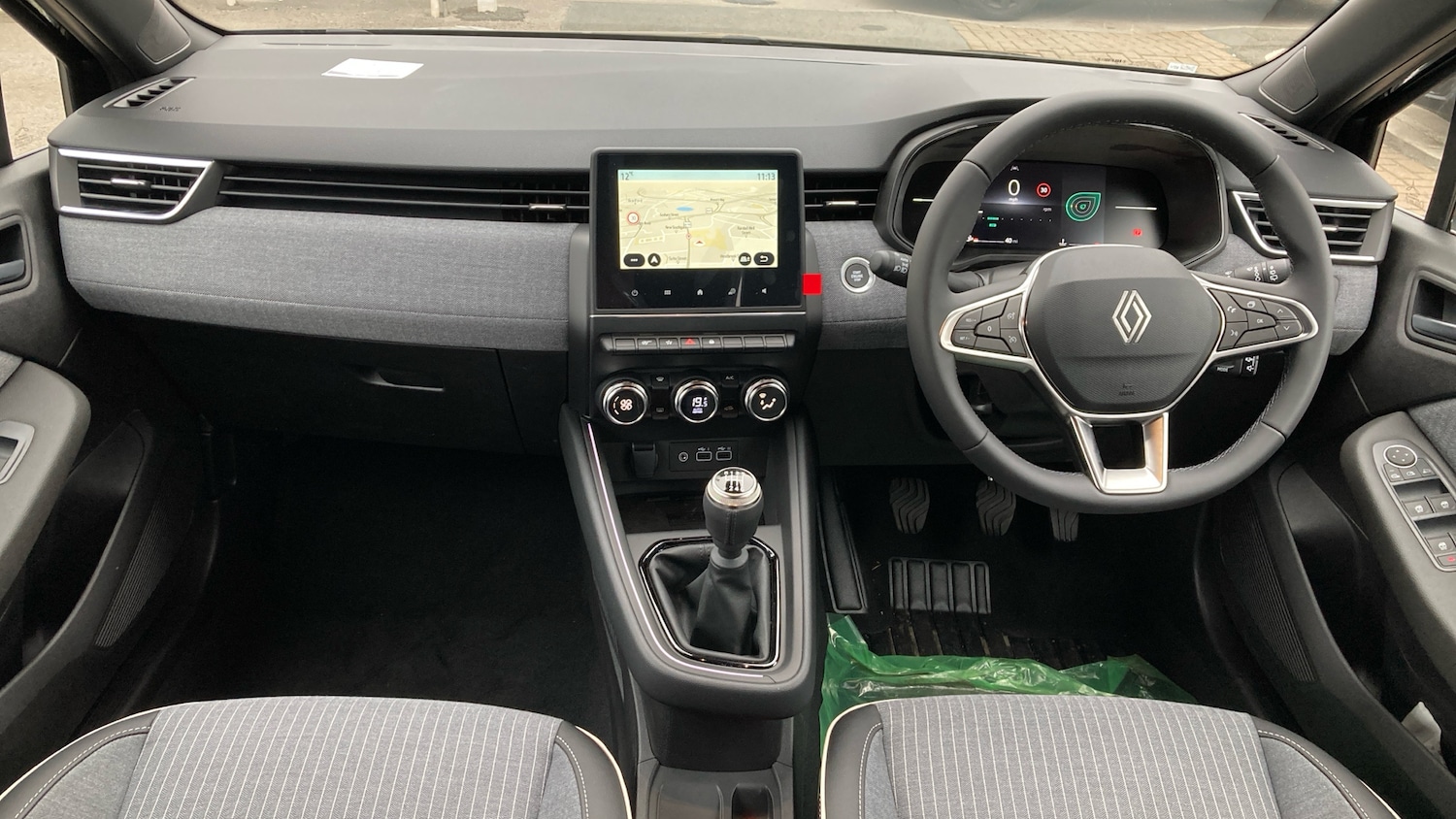 Used Renault Clio 2025 for sale - 76922360: Photo 10