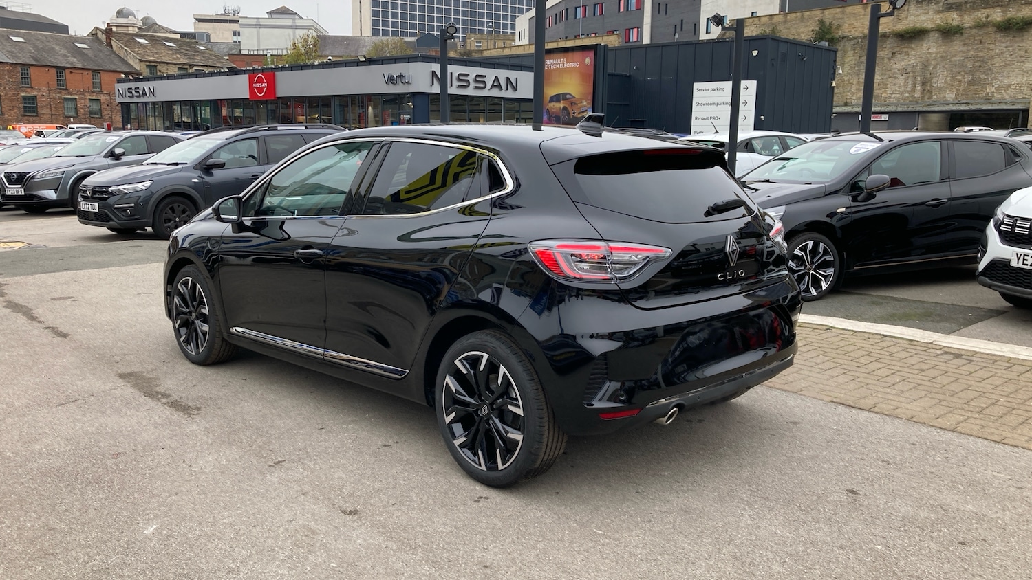 Used Renault Clio 2025 for sale - 76922360: Photo 17