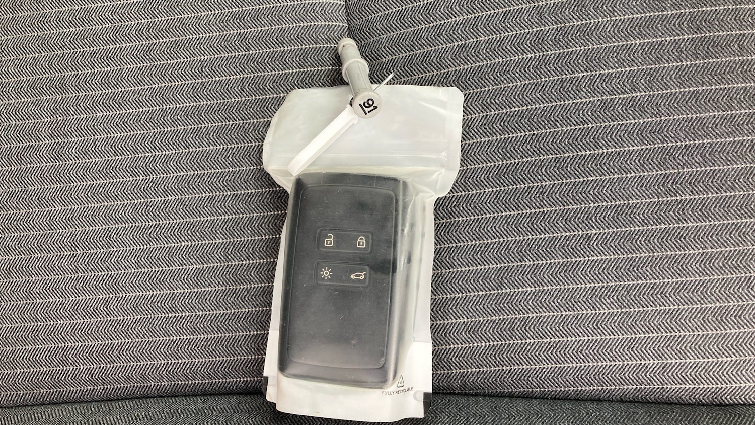 Used Renault Clio 2025 for sale - 76922360: Photo 20