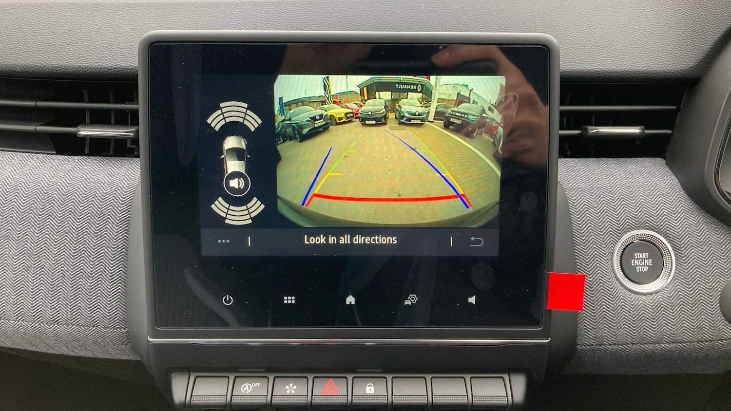 Used Renault Clio 2025 for sale - 76922360: Photo 21