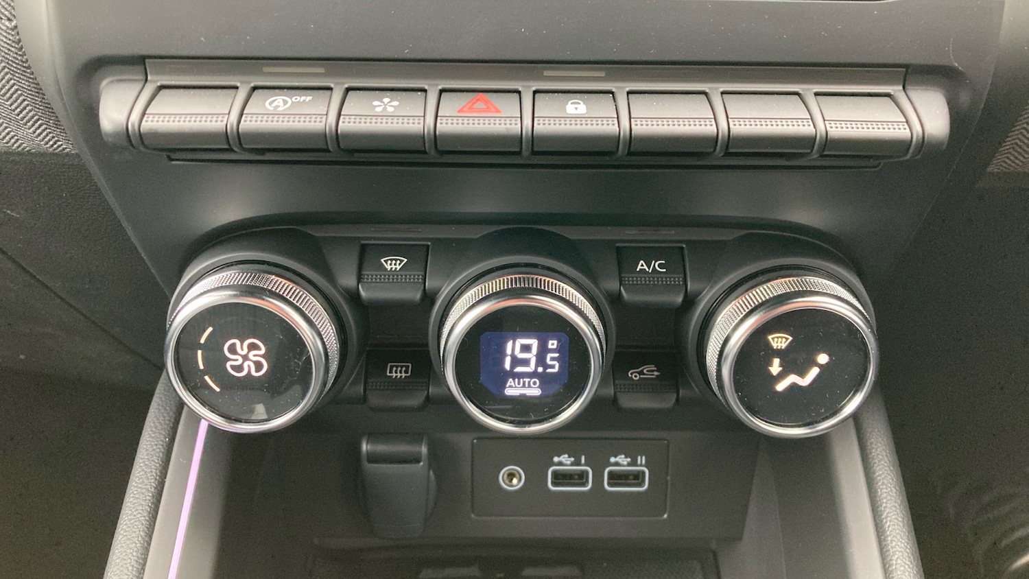 Used Renault Clio 2025 for sale - 76922360: Photo 22