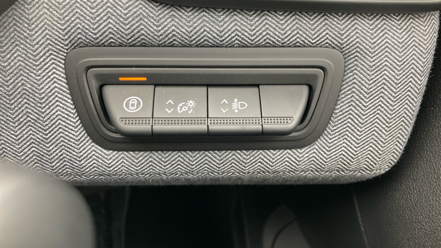 Used Renault Clio 2025 for sale - 76922360: Photo 28