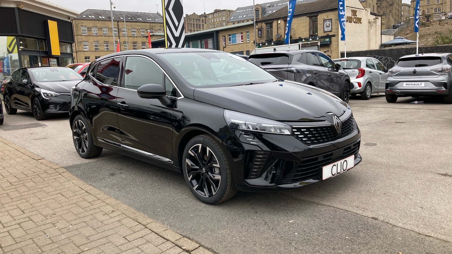 Used Renault Clio 2025 for sale - 76922360: Photo 8