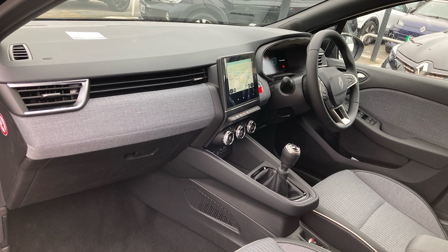 Used Renault Clio 2025 for sale - 76922360: Photo 9