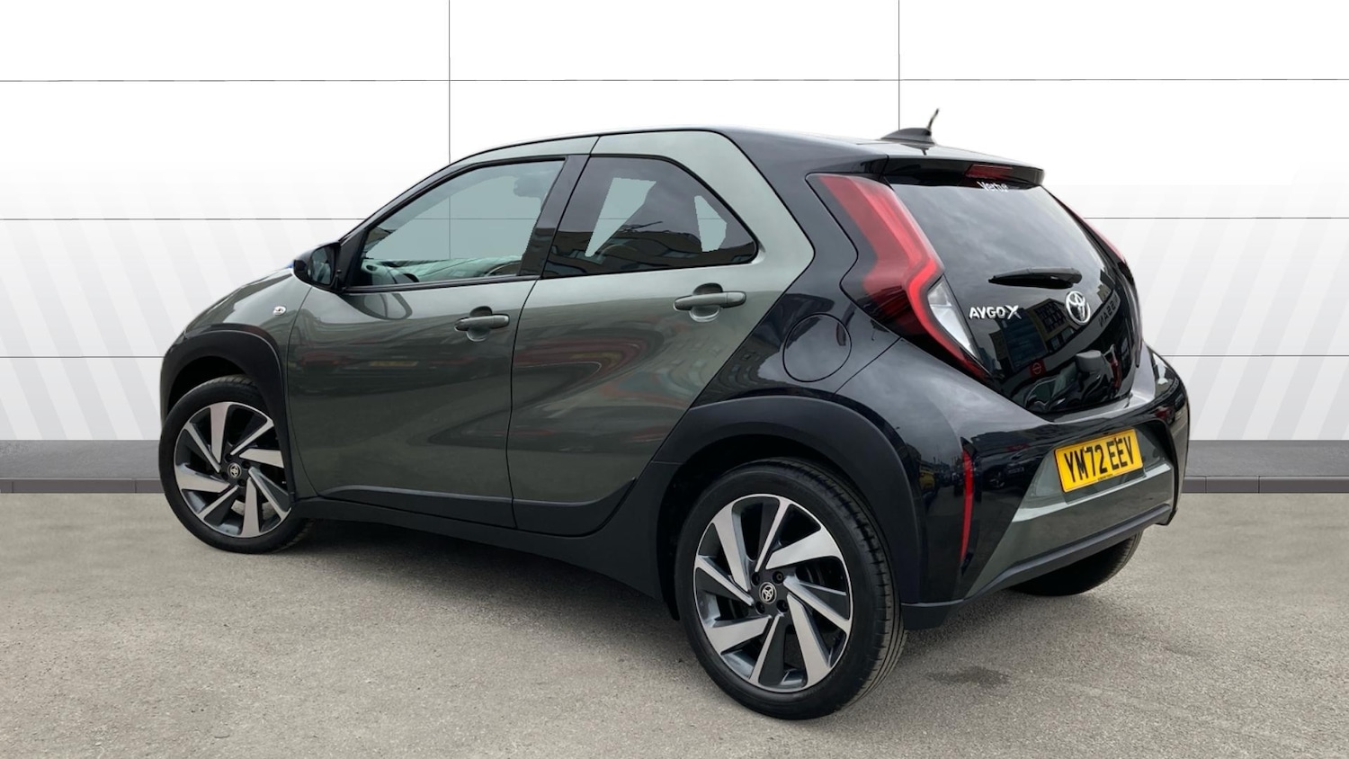 Used Toyota Aygo X 2022 for sale - 78155233: Photo 2