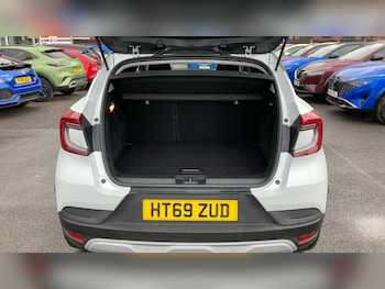 Used Renault Captur 2020 for sale - 79295839: Photo