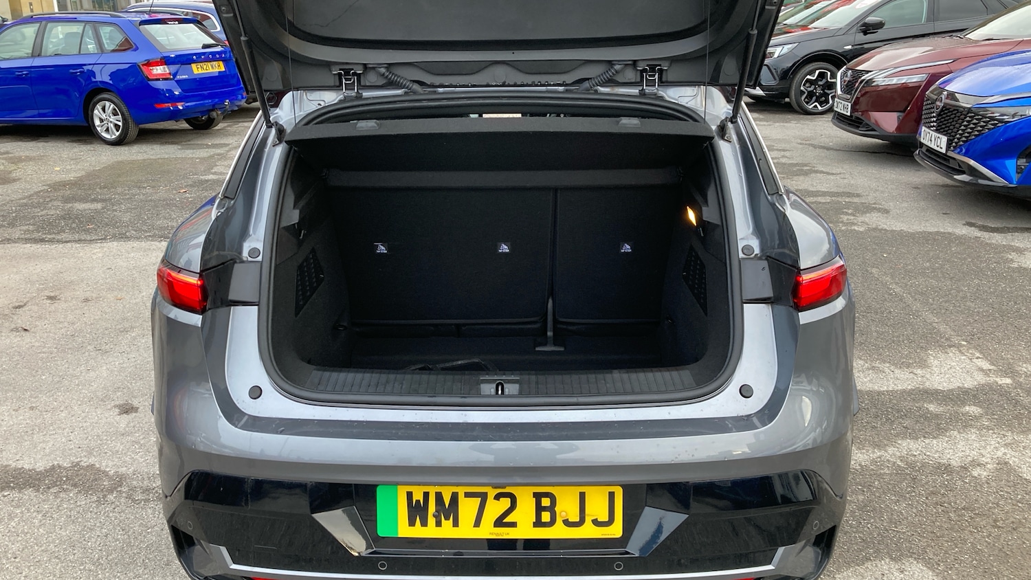 Used Renault Megane E Tech 2022 for sale - 76736379: Photo 4