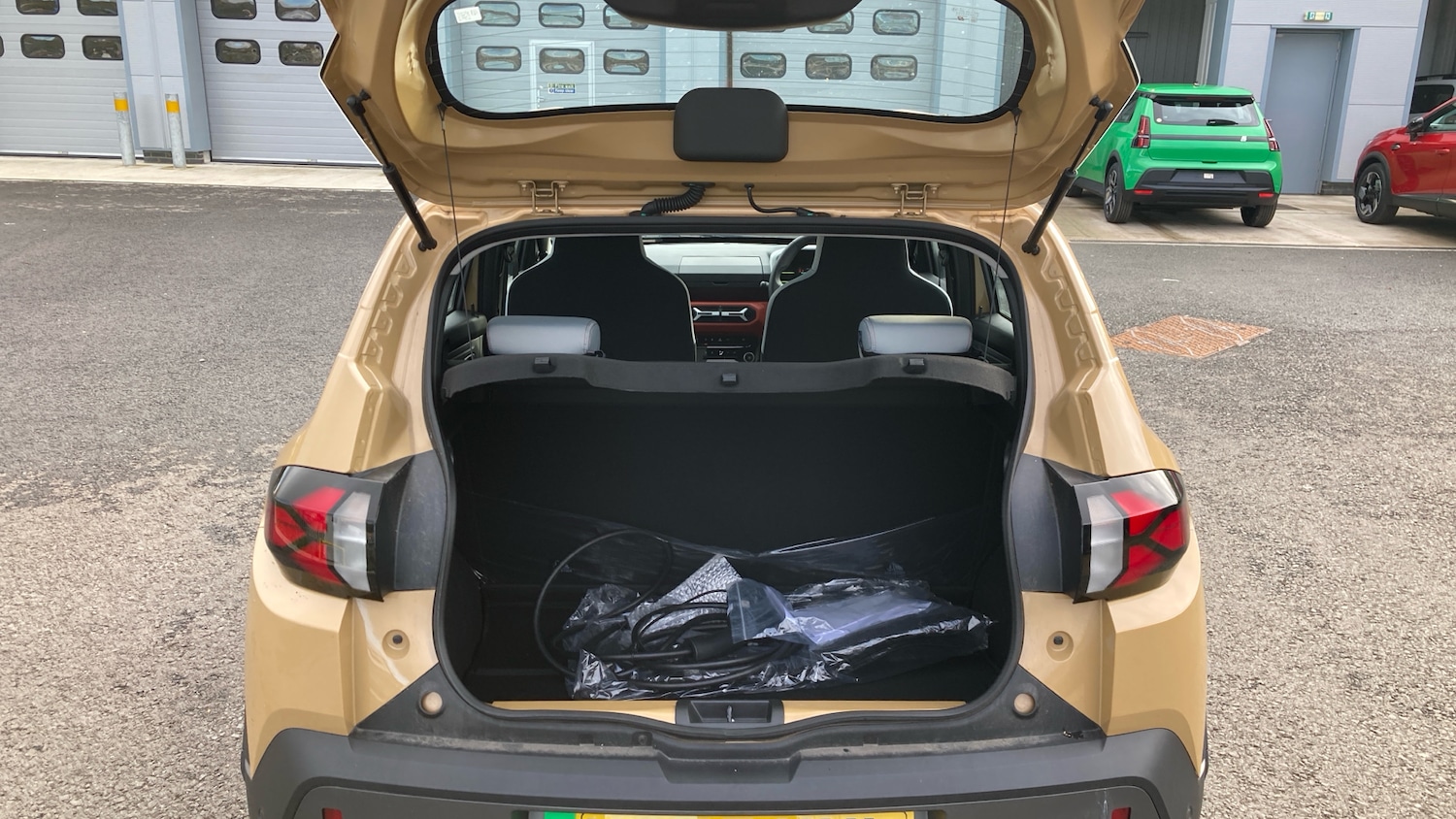 Used Dacia Spring 2025 for sale - 76391654: Photo 4