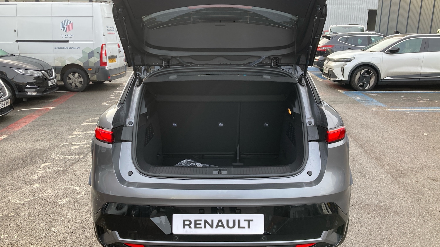 Used Renault Megane E Tech 2025 for sale - 77171105: Photo 4